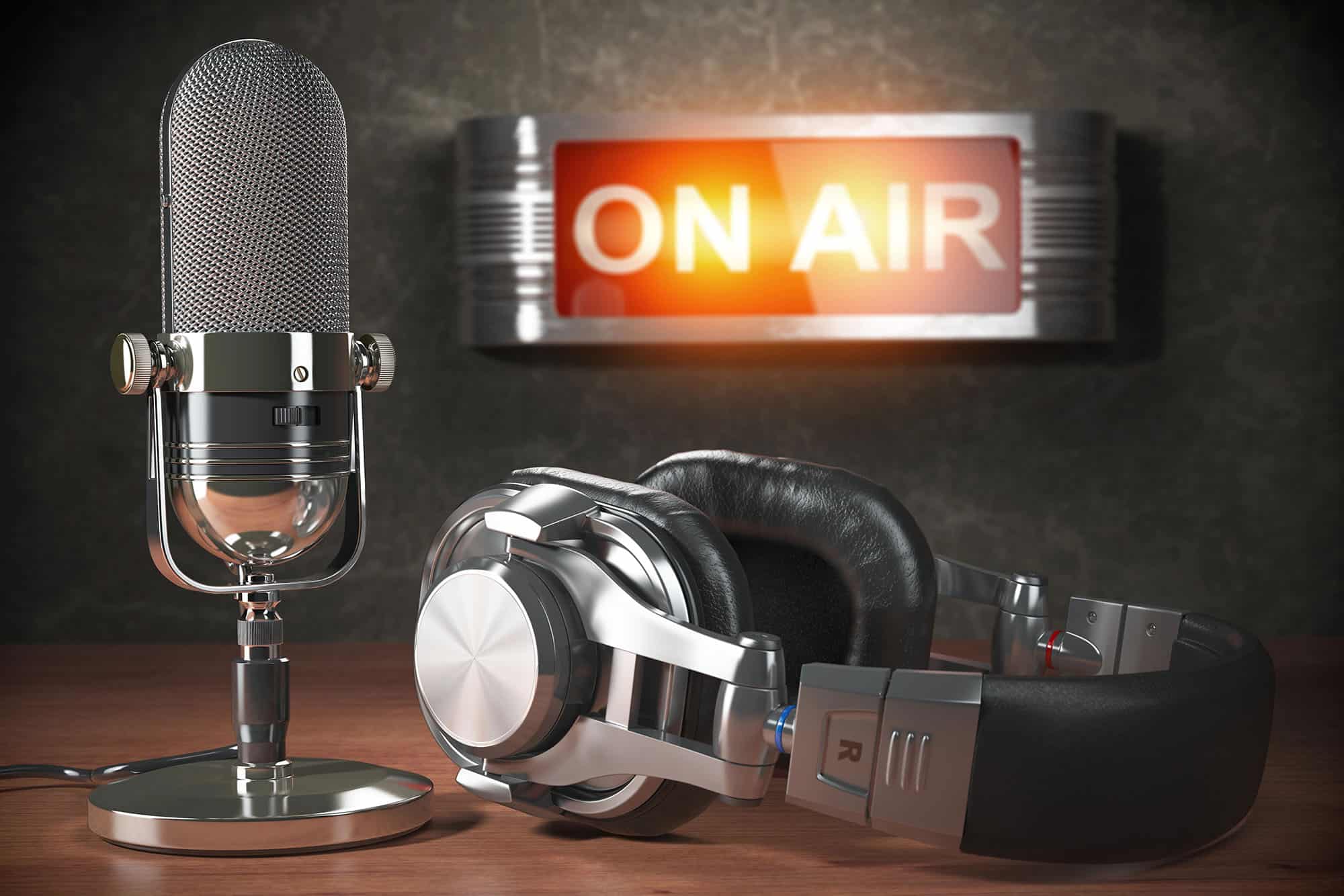 Meet Your Hosts, RootsTech 2025, Black Friday Sales, & This Week’s Fave Tech Tools